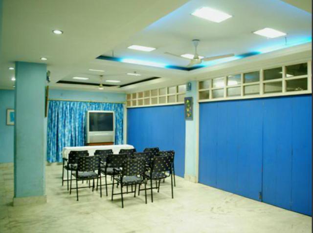 Neeranand Dalhousie- A Pure Vegetarian Hotel โกลกาตา ภายนอก รูปภาพ