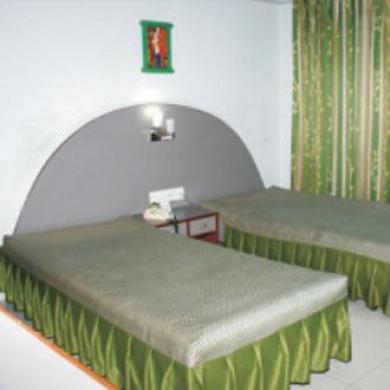 Neeranand Dalhousie- A Pure Vegetarian Hotel โกลกาตา ภายนอก รูปภาพ